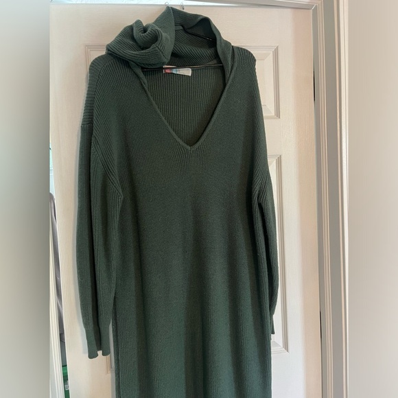 Free People Dresses & Skirts - Free People Beach “Claudia” hooded sweater dress